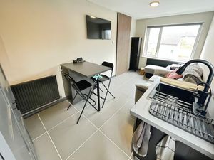 Annex Lounge / Kitchenette- click for photo gallery